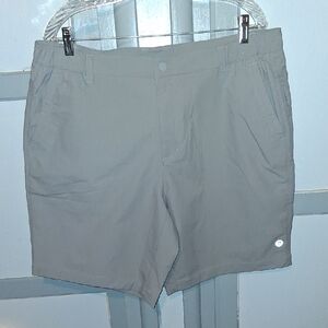 Mondetta Light Gray Athletic Shorts with Subtle Logo
